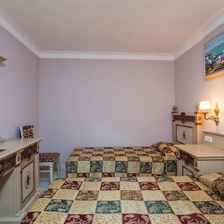Acg Palace Hotel 5*