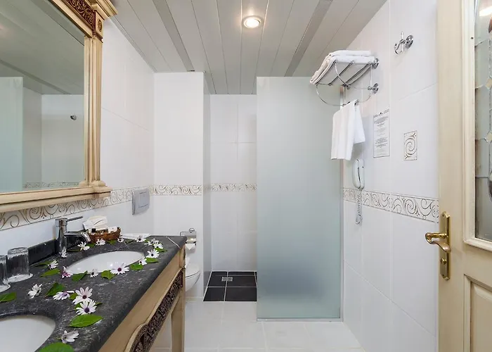 Acg Palace 阿拉尼亚