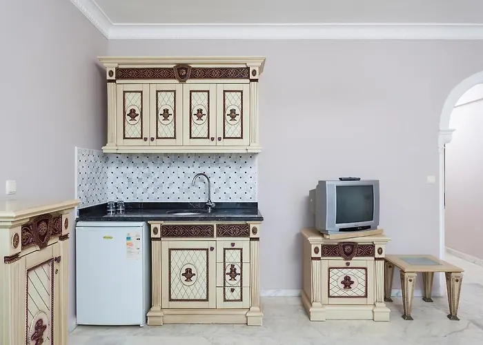 Отель Acg Palace 5*